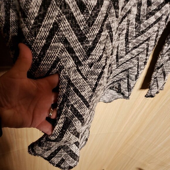 O'Neill Womens Black White Heavyweight Hooded Top Small - Picture 5 of 7